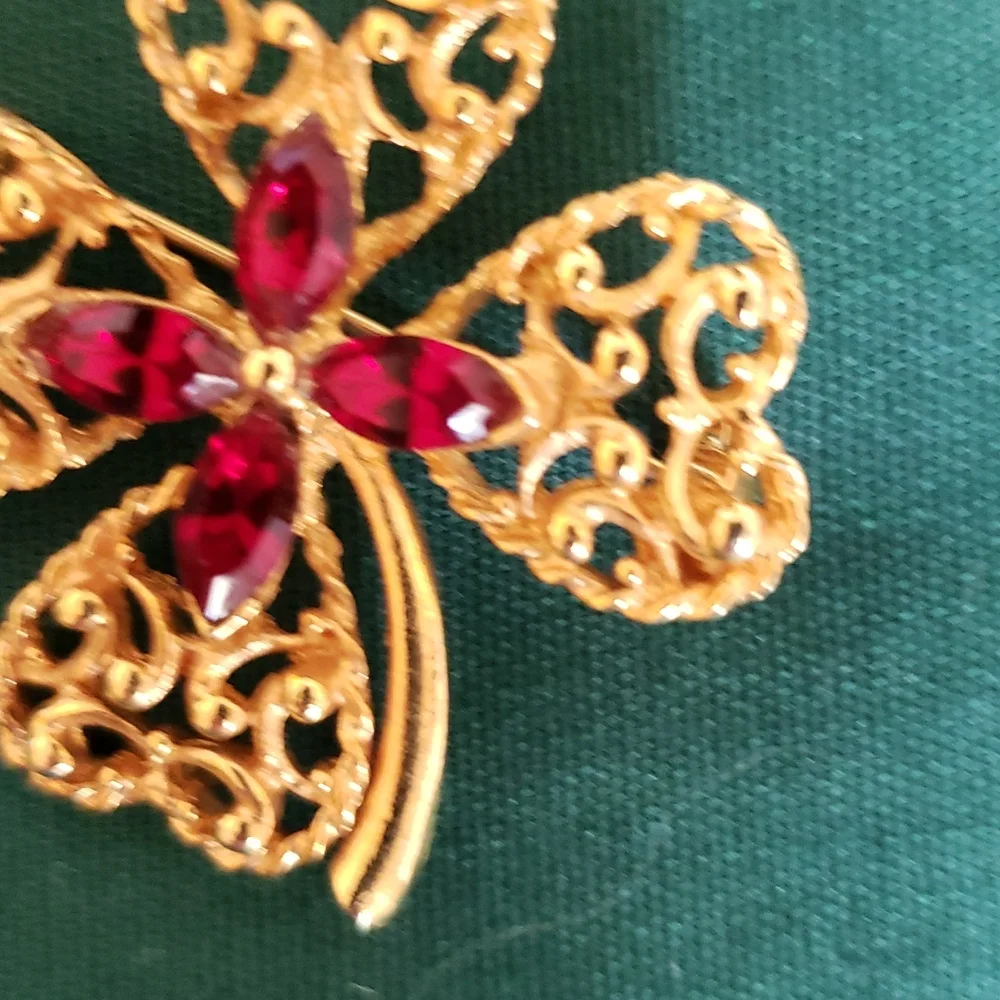 3/$20 Vintage Pin  Ruby Color Stone Goldtone